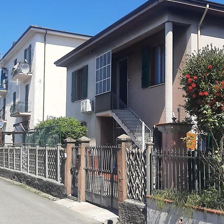 Casa Vacanza Dh Специя Экстерьер фото