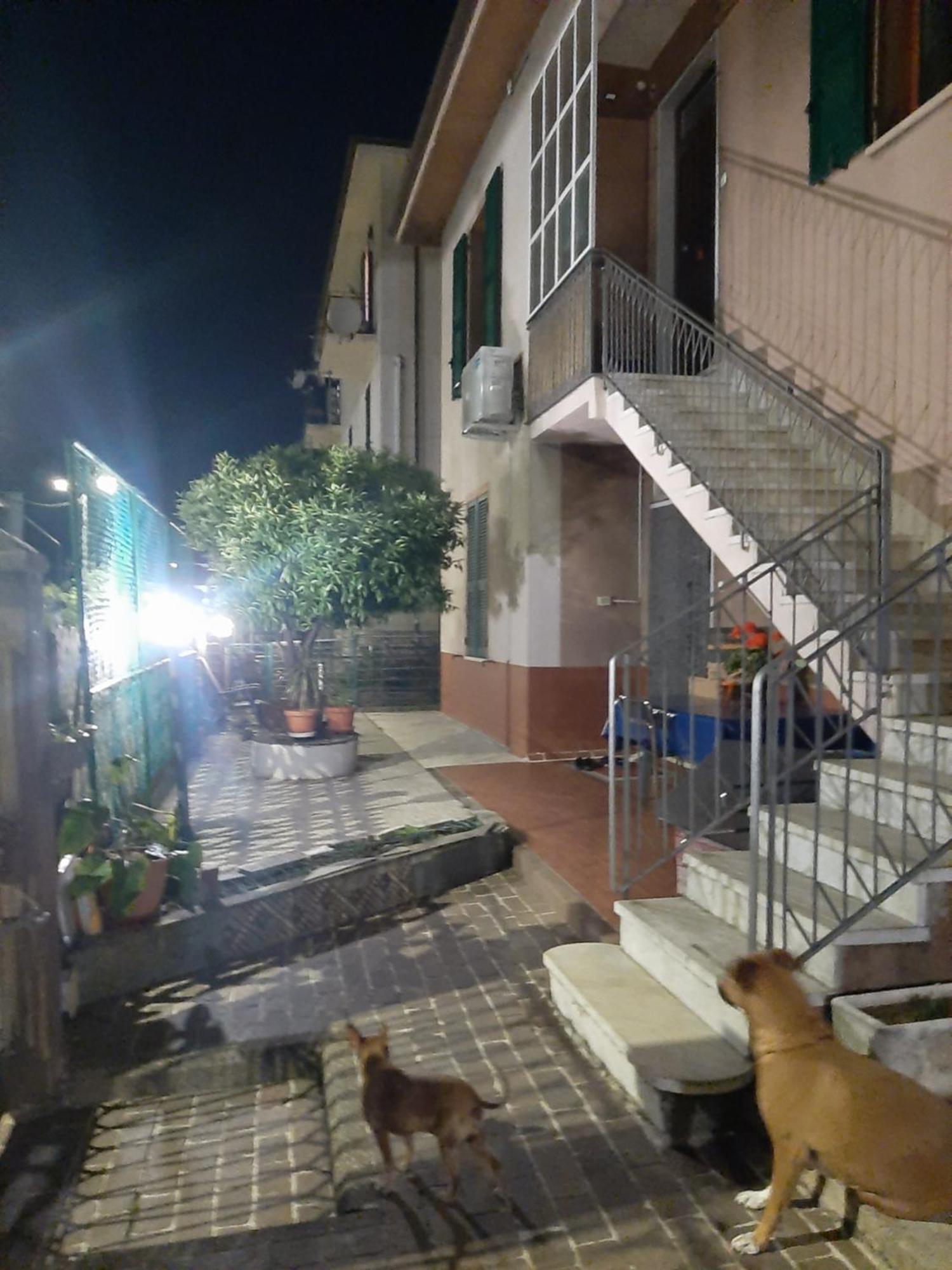 Casa Vacanza Dh Специя Экстерьер фото